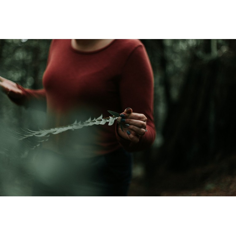 women's red crew-neck long-sleeved shirt