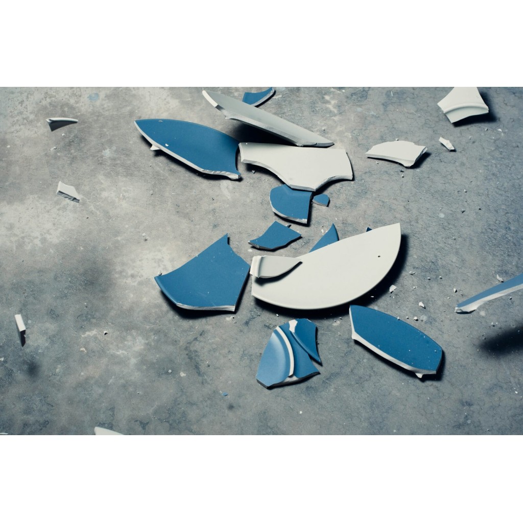 top view photography of broken ceramic plate